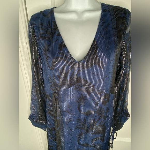 LA PLAGE Elegant Blue and Silver Sheer Dress - Picture 2 of 11